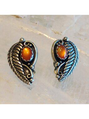 Vtg Wheeler Manufacturing Native Sterling Silver Orange MOP Clip-on Earrings